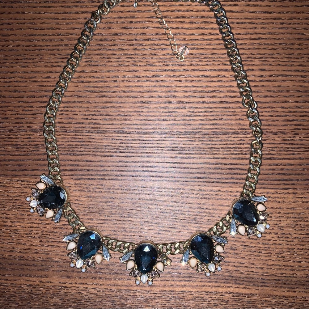 Express statement necklace